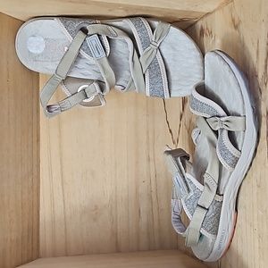 Merrel Womens Soft Beige Sandals